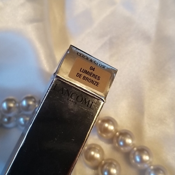 Lancome Click & Glow Highlighting Skin Fluid - Picture 3 of 5